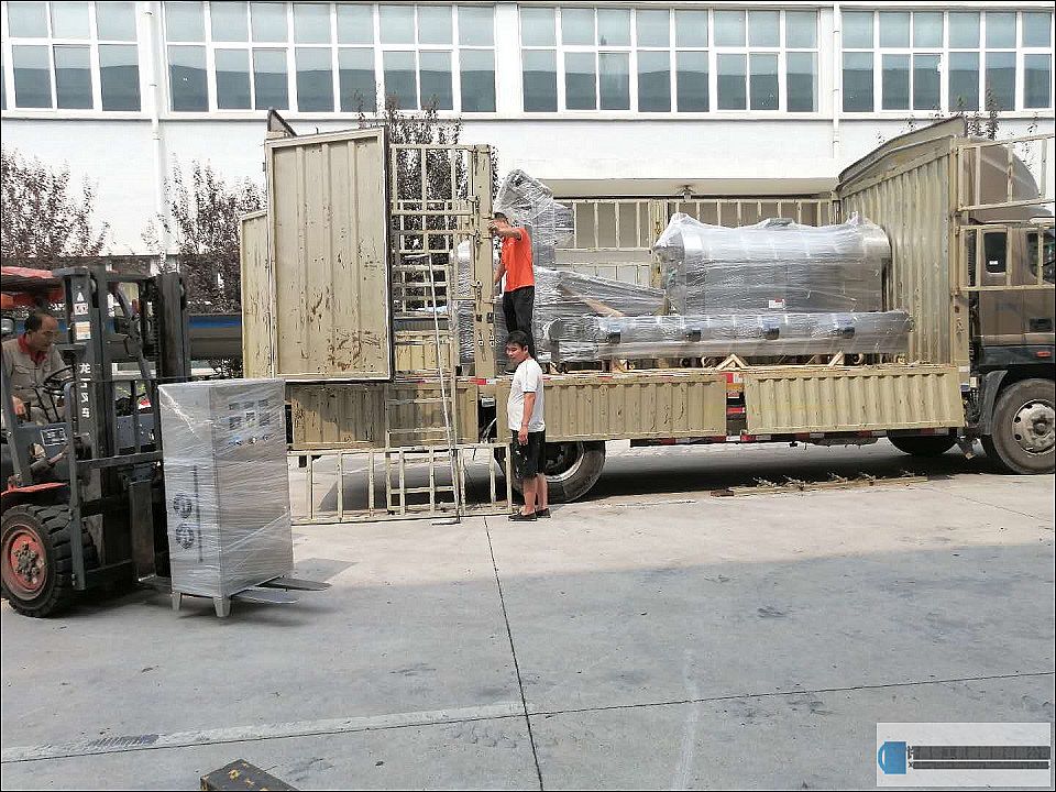 河北客户订购两米流水线装车发货
