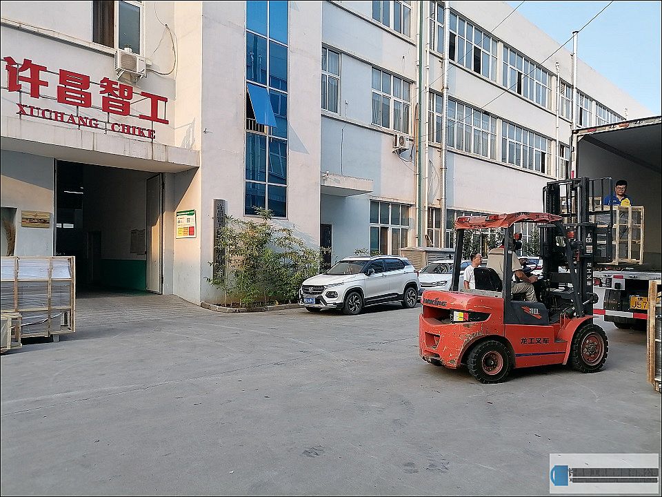 客户订购物流前来装车